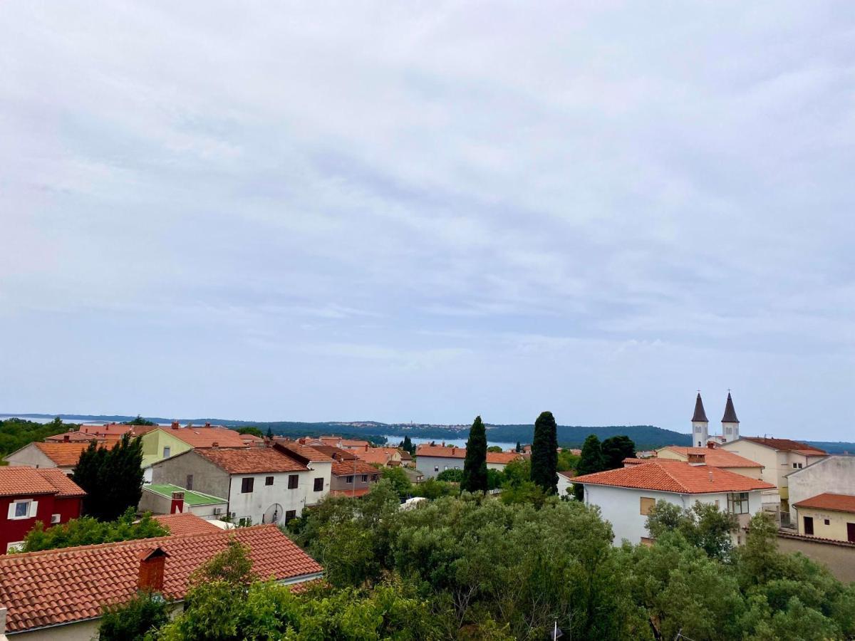 E & E Hotell Medulin Exteriör bild