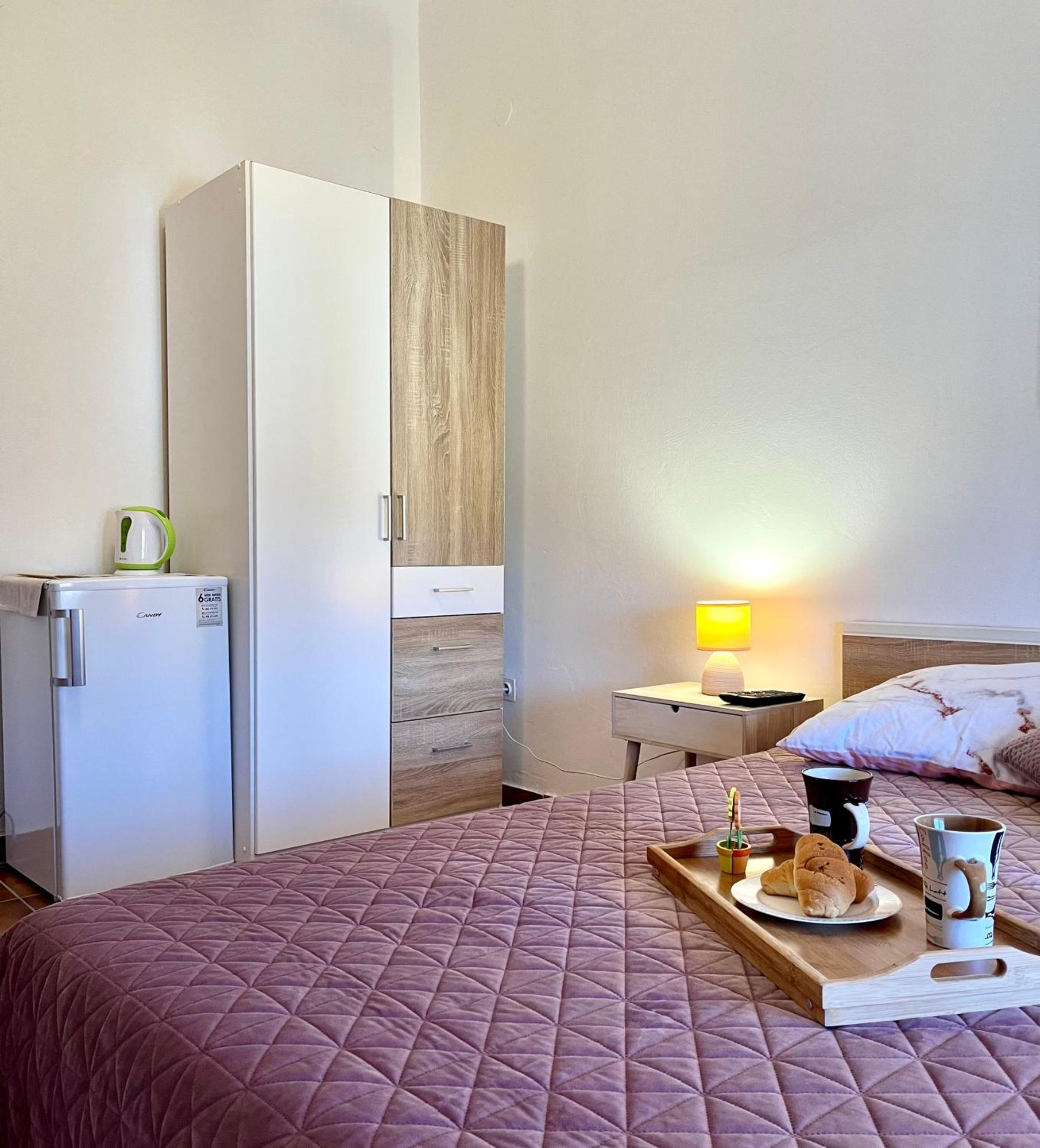 E & E Hotell Medulin Exteriör bild